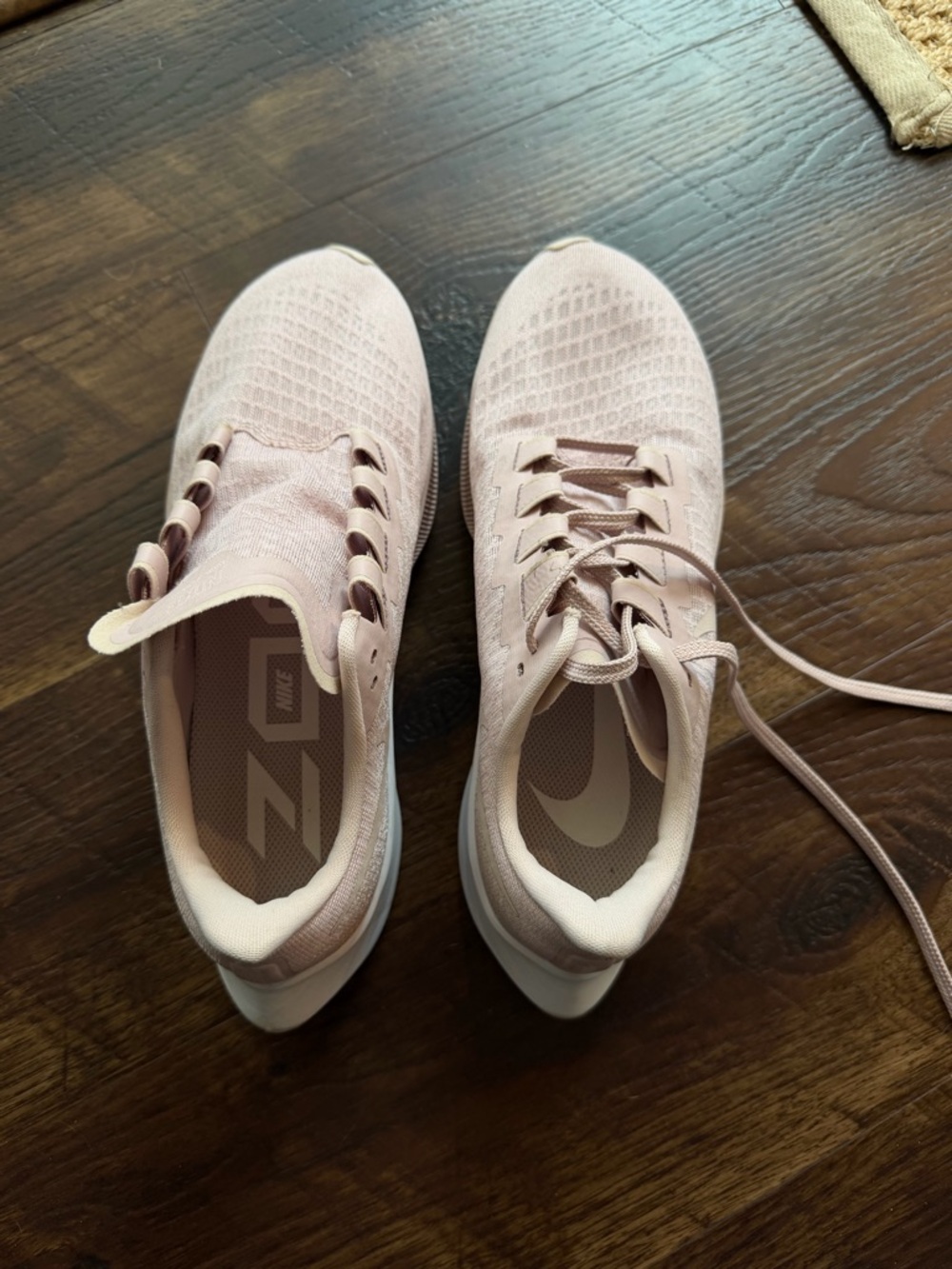 BRAND NEW Nike Women's Zoom Running Sneakers - Picture 3 of 5
